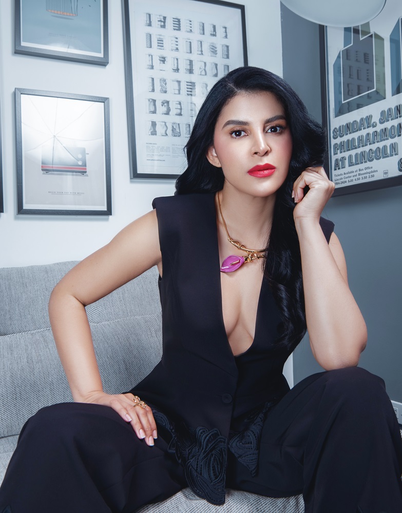 La Doctora que Canta: Tania Medina lanza "Mi Reflejo", nueva bachata pegajosa con letras apasionadas